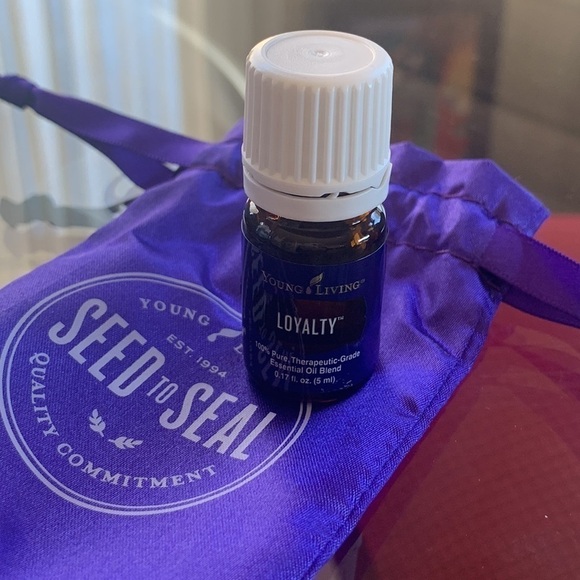 Young Living Loyalty Essential Oil 5ml NWT - Picture 3 of 4